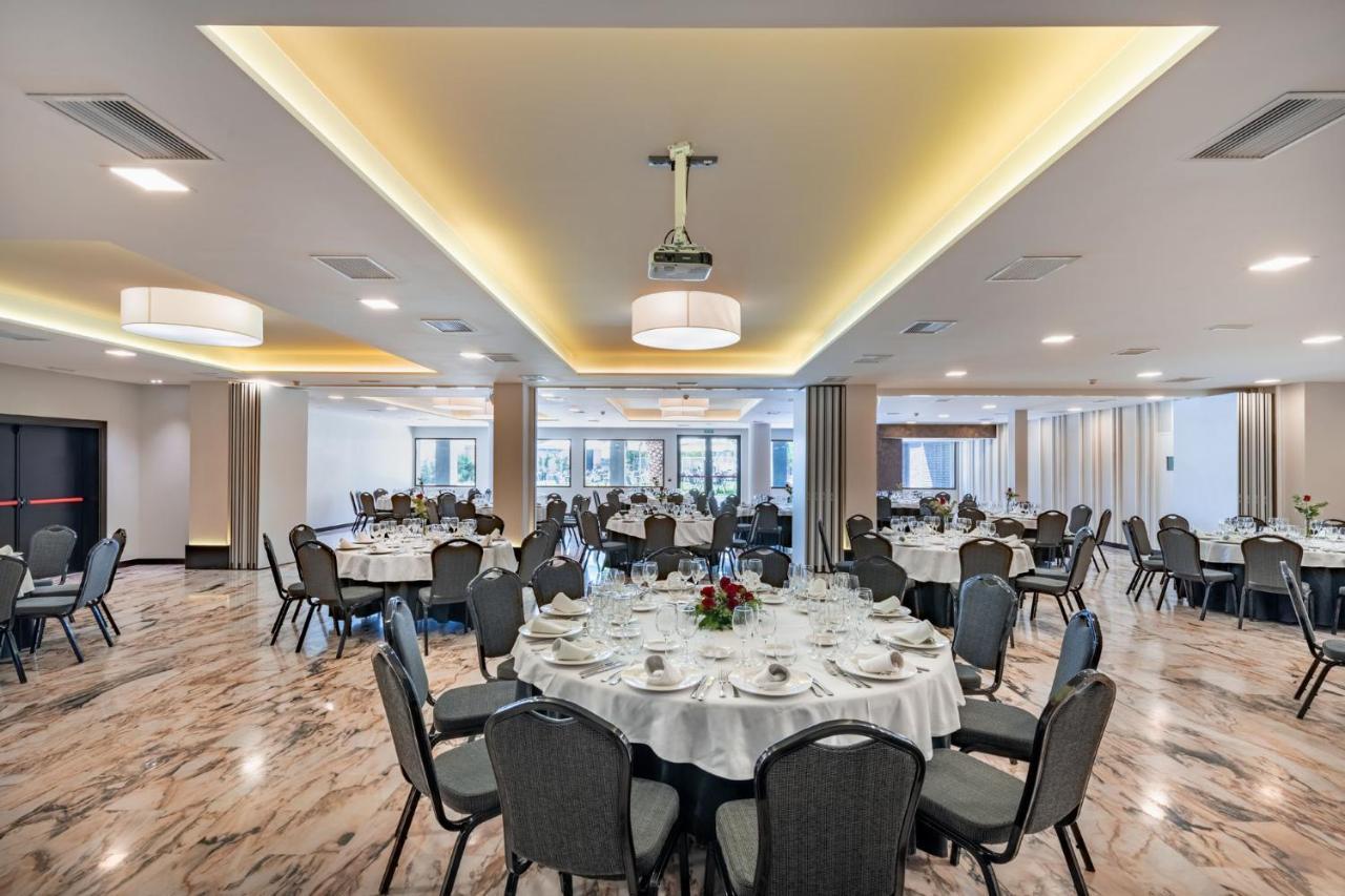 Hotel Parque Real シウダーレアル エクステリア 写真