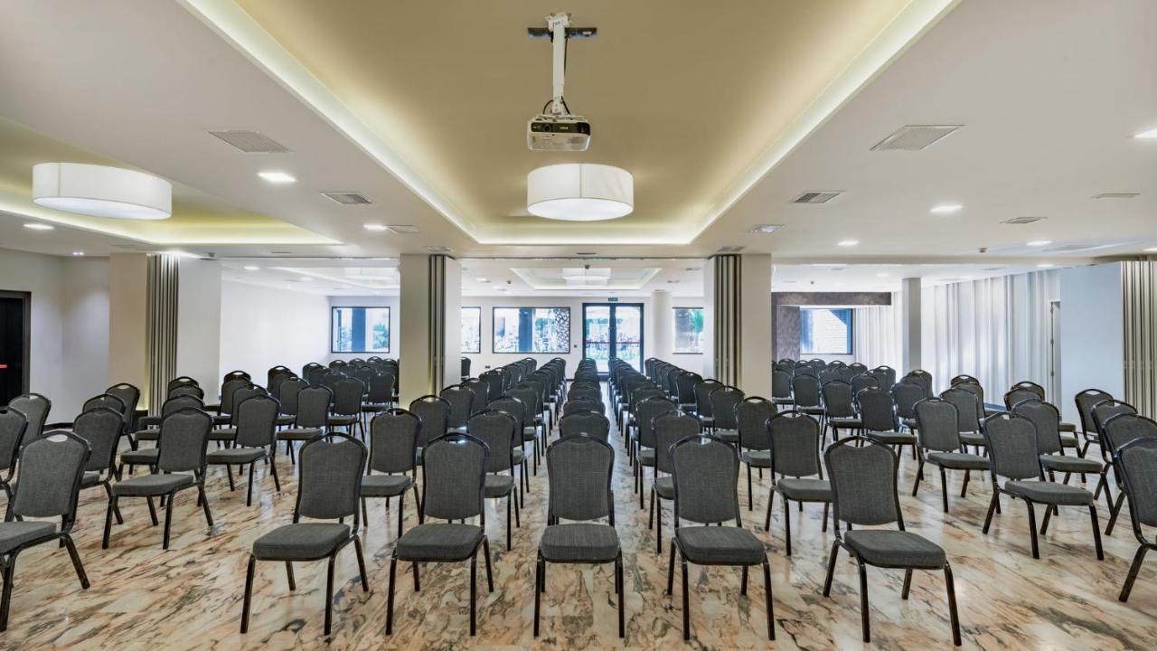 Hotel Parque Real シウダーレアル エクステリア 写真
