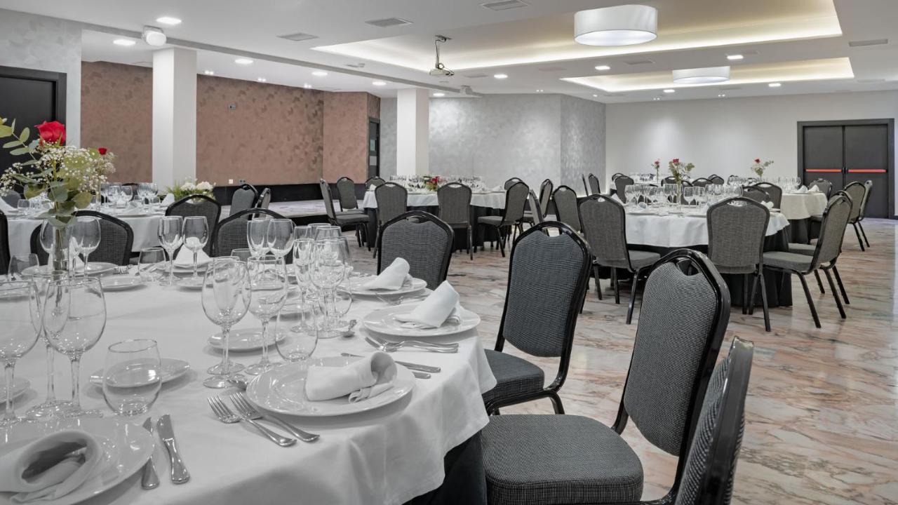 Hotel Parque Real シウダーレアル エクステリア 写真