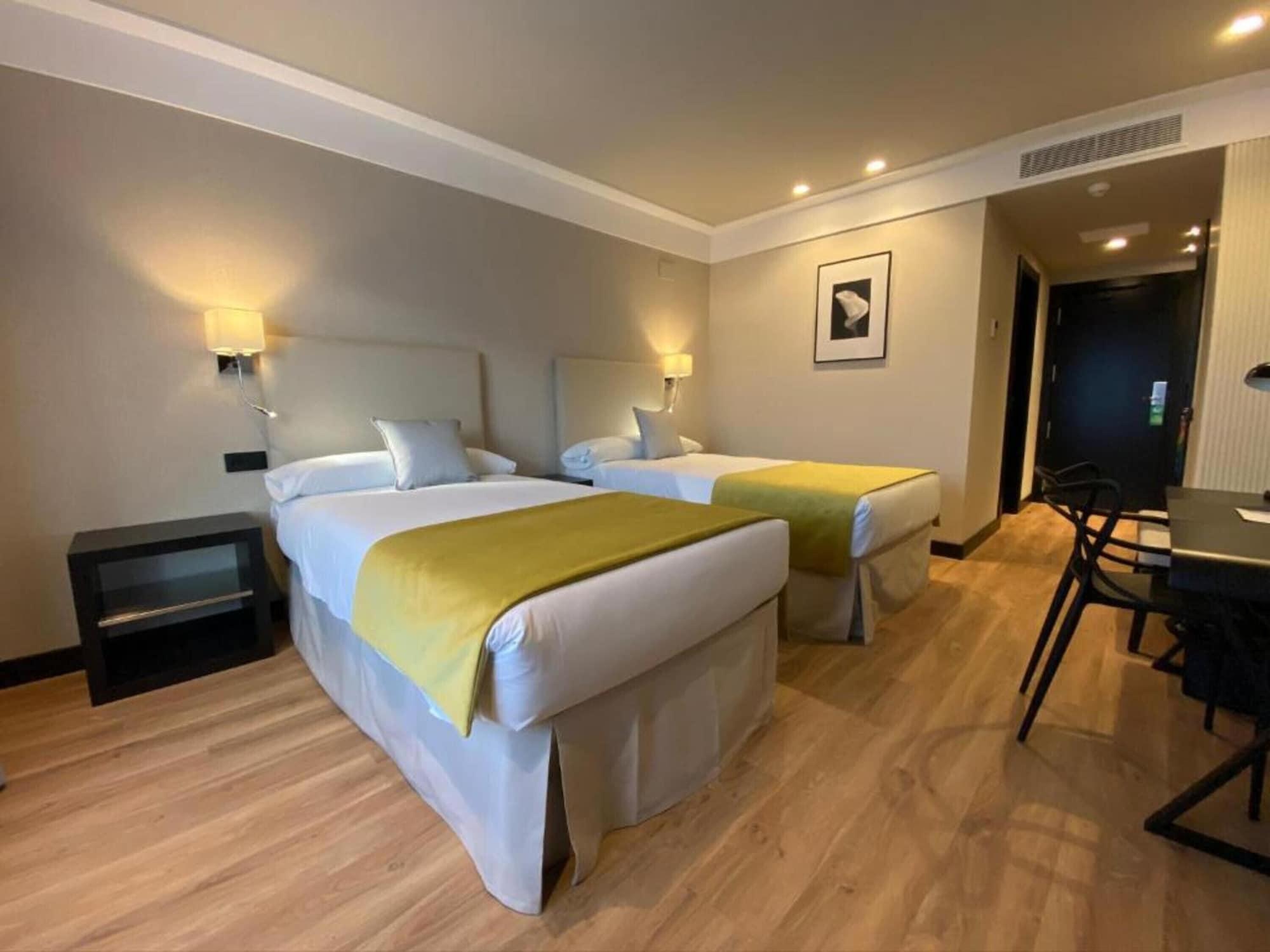 Hotel Parque Real シウダーレアル エクステリア 写真