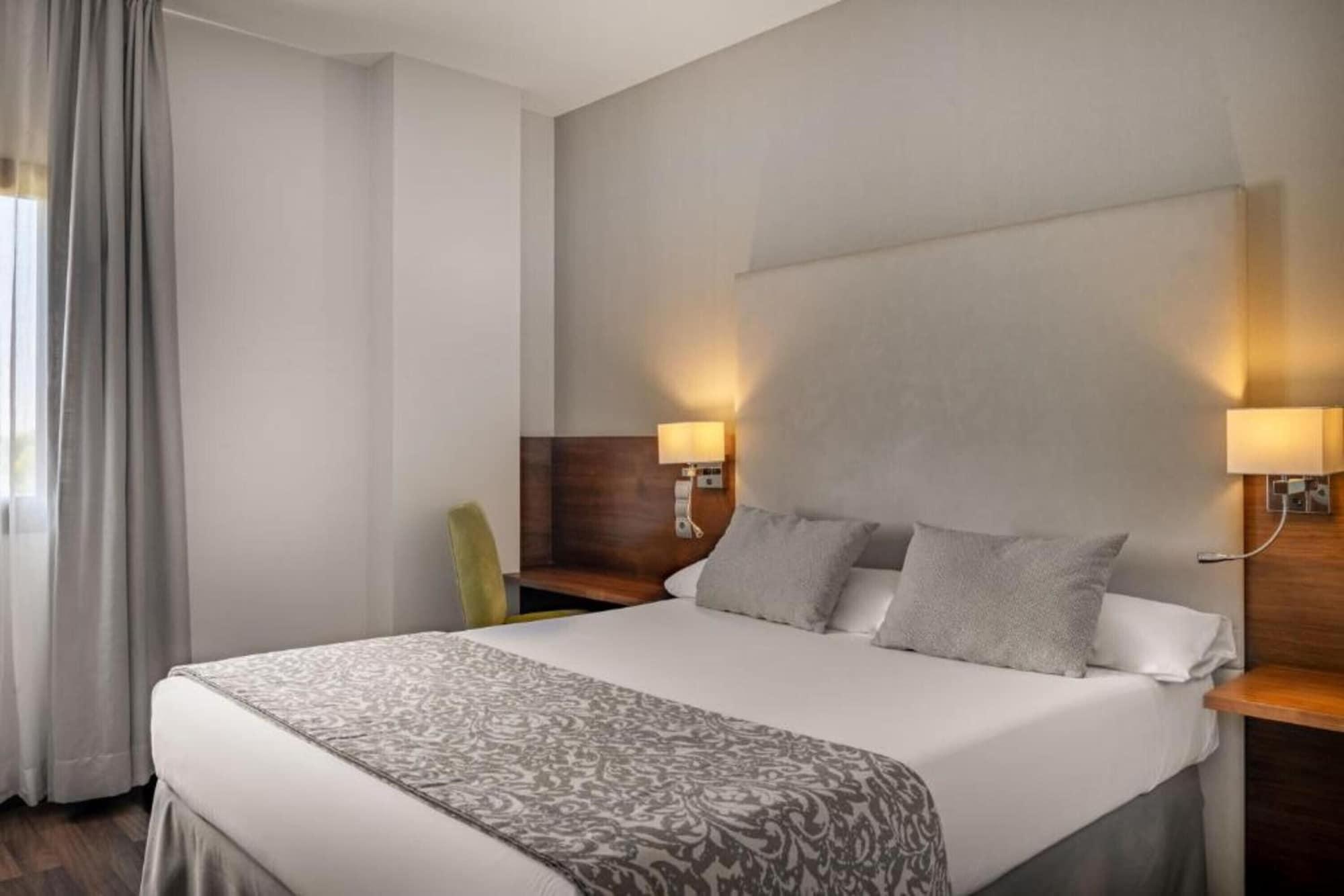 Hotel Parque Real シウダーレアル エクステリア 写真